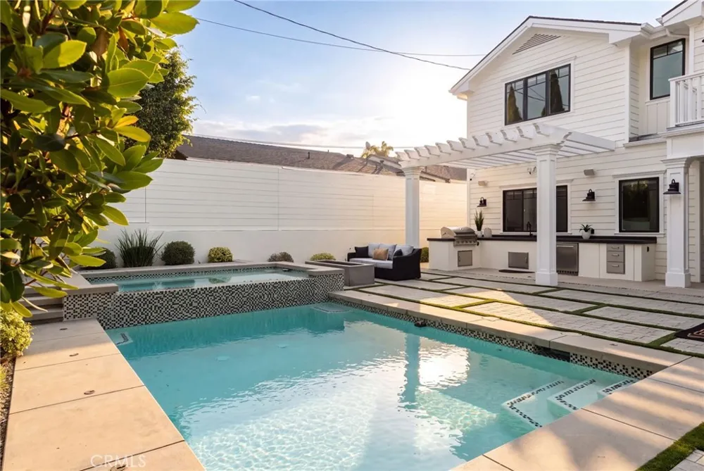 10555 Holman Los Angeles, CA 90024
