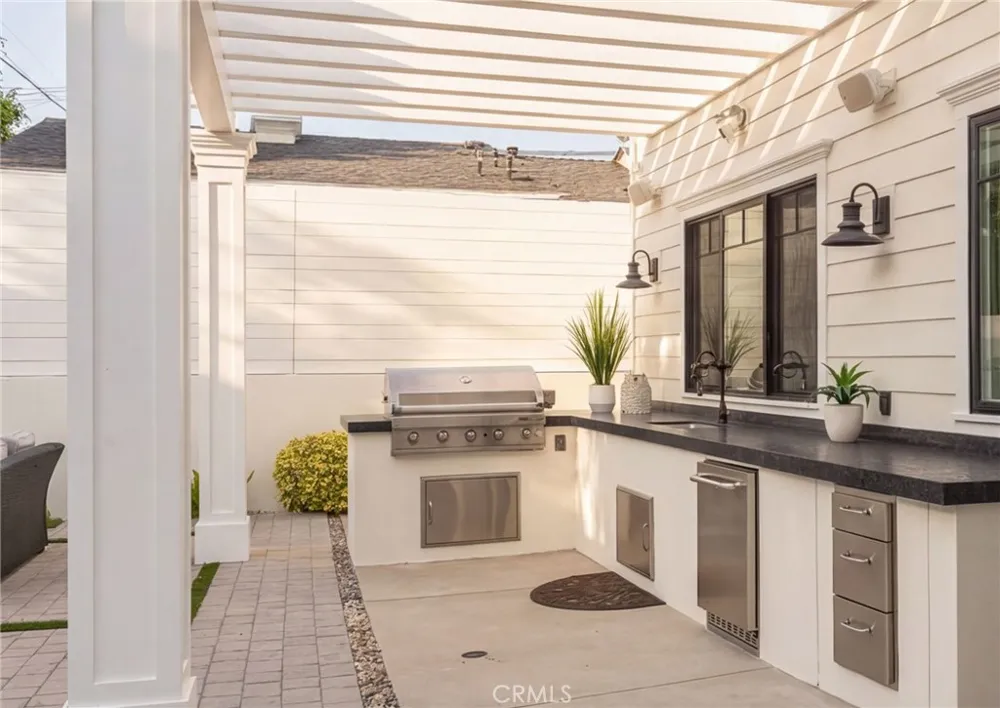 10555 Holman Los Angeles, CA 90024
