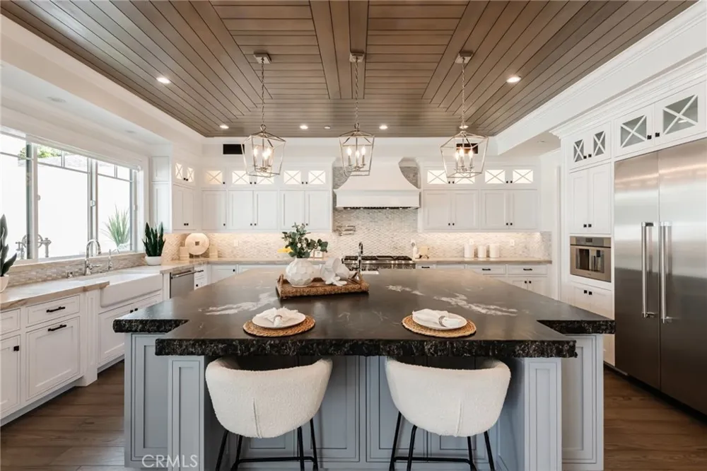 10555 Holman Los Angeles, CA 90024