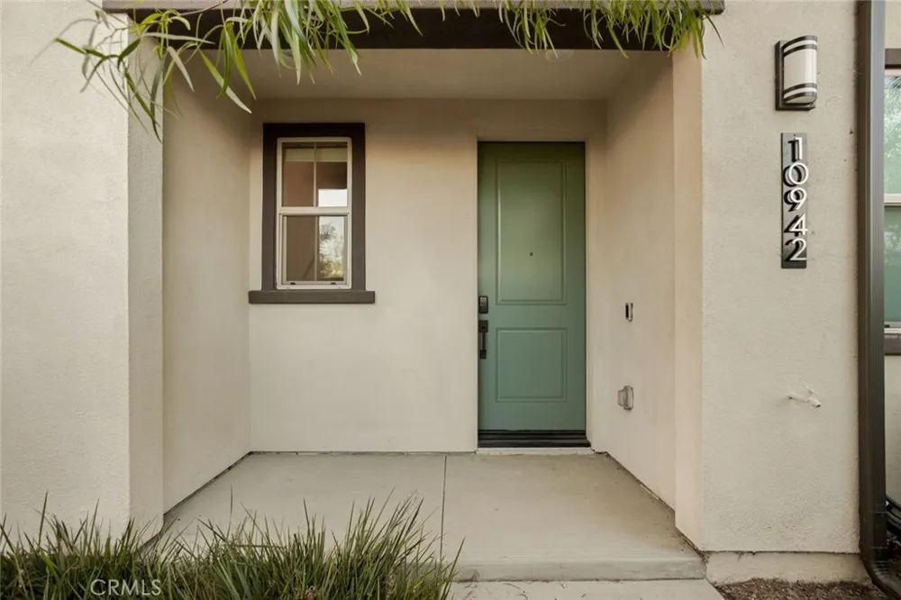 10942 Champions Lane Cypress, CA 90720