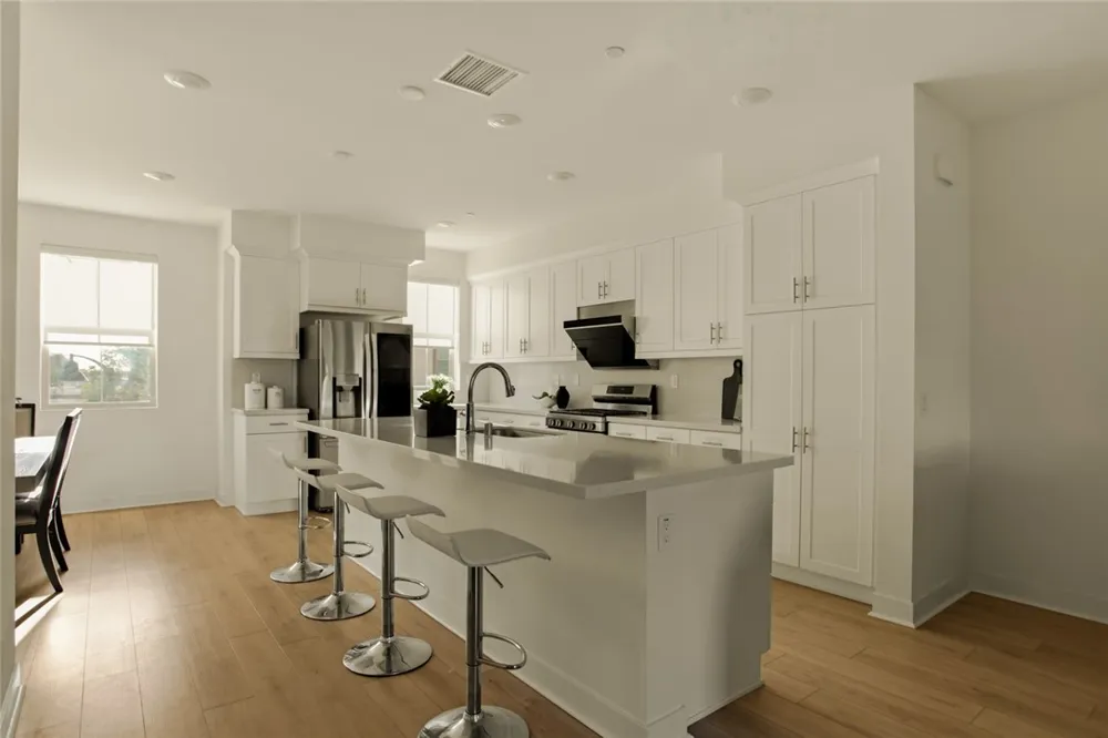10942 Champions Lane Cypress, CA 90720