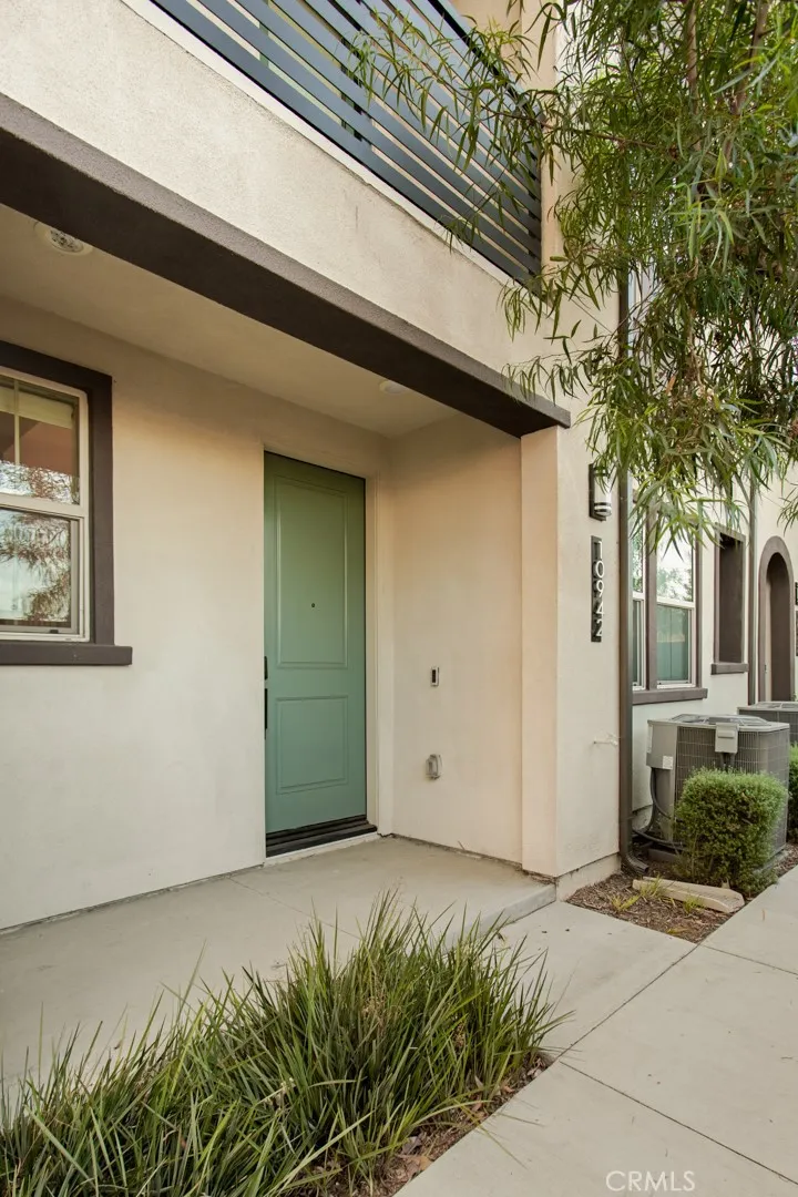 10942 Champions Lane Cypress, CA 90720