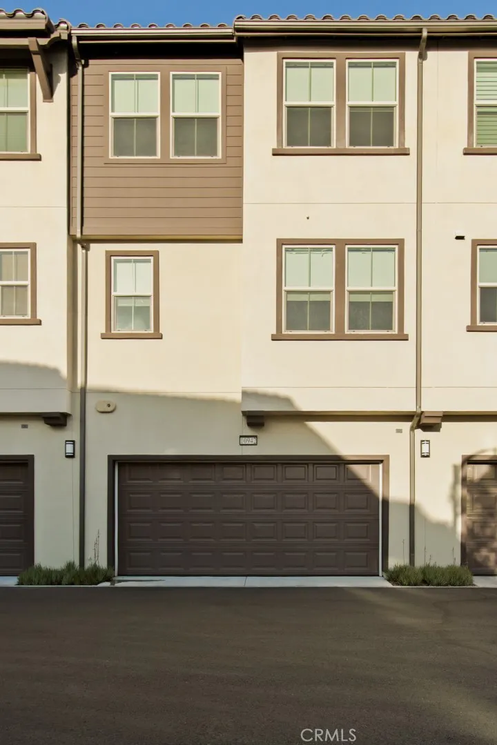 10942 Champions Lane Cypress, CA 90720