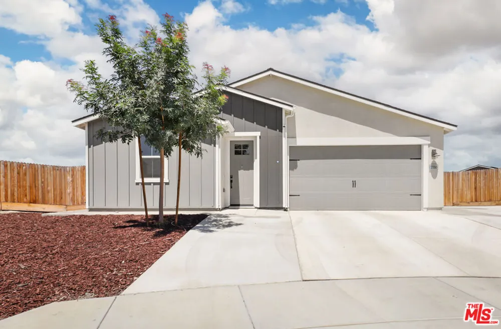 7700 Nigu River Street Bakersfield, CA 93311