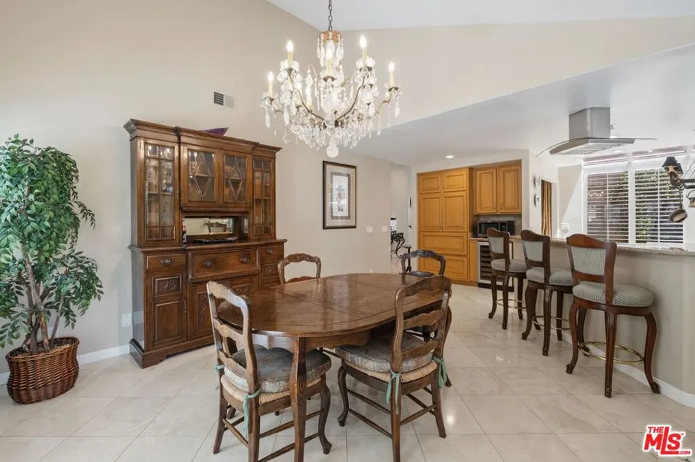 2663 Country Lane Westlake Village, CA 91361