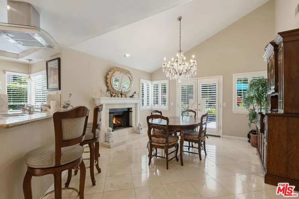 2663 Country Lane Westlake Village, CA 91361