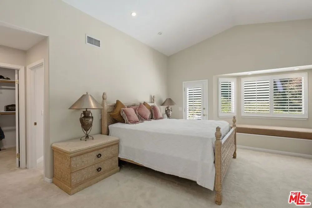 2663 Country Lane Westlake Village, CA 91361