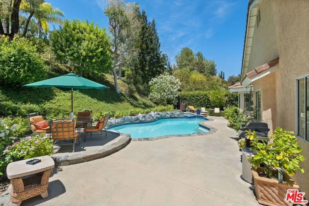 2663 Country Lane Westlake Village, CA 91361