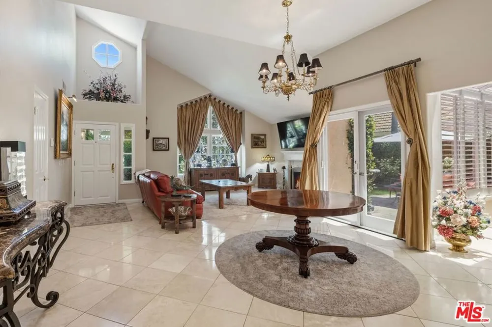 2663 Country Lane Westlake Village, CA 91361