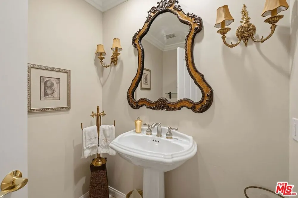 2663 Country Lane Westlake Village, CA 91361