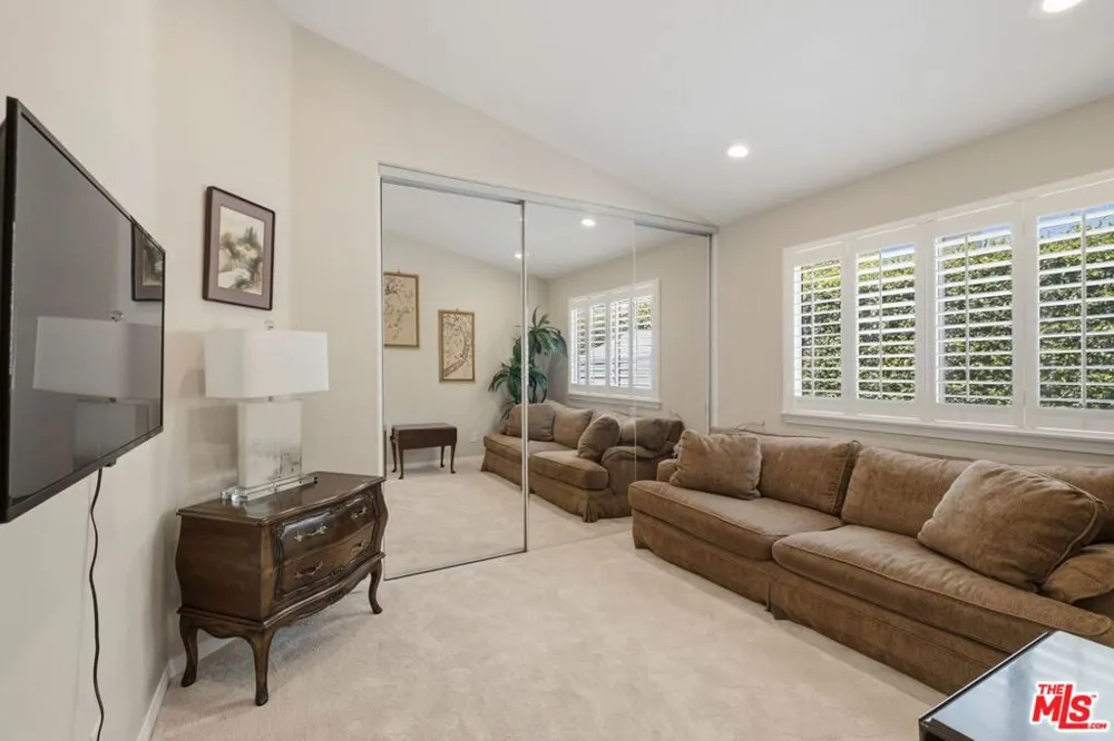 2663 Country Lane Westlake Village, CA 91361