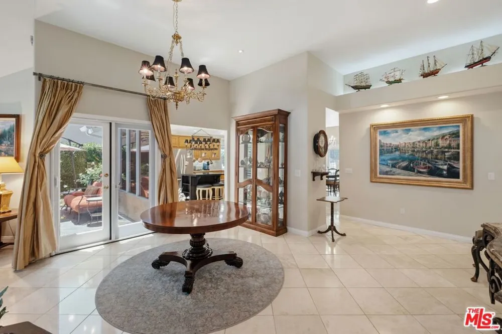 2663 Country Lane Westlake Village, CA 91361