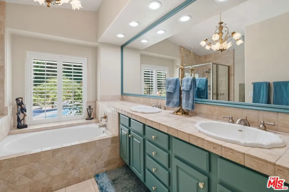 2663 Country Lane Westlake Village, CA 91361