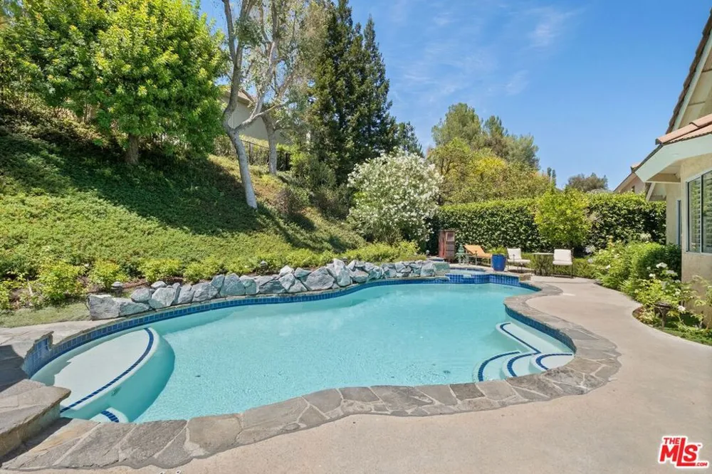 2663 Country Lane Westlake Village, CA 91361
