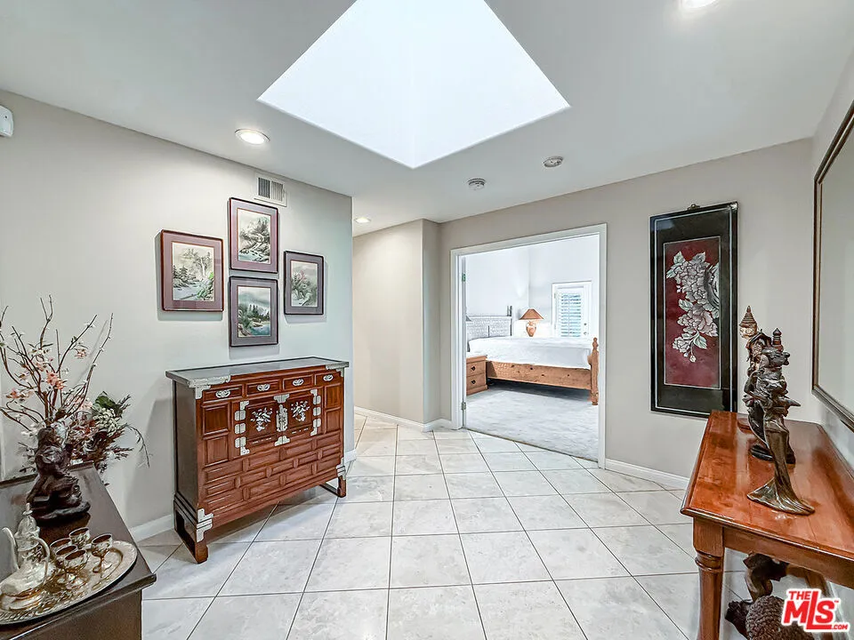 2663 Country Lane Westlake Village, CA 91361