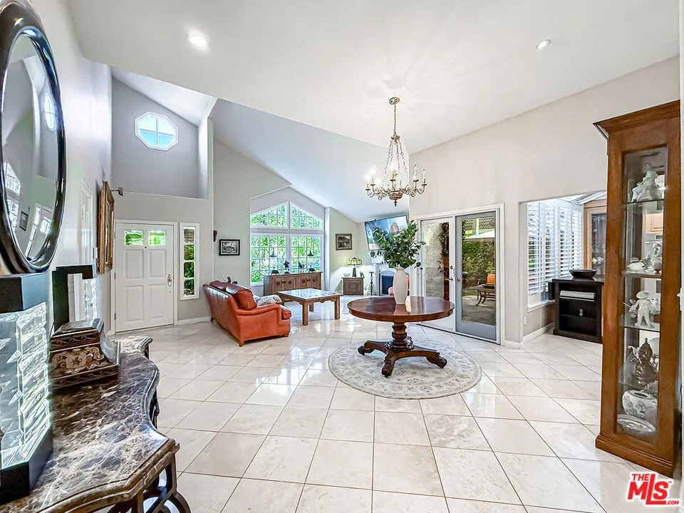 2663 Country Lane Westlake Village, CA 91361