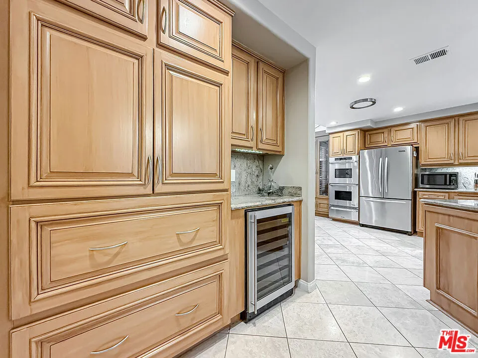 2663 Country Lane Westlake Village, CA 91361