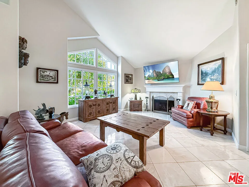 2663 Country Lane Westlake Village, CA 91361