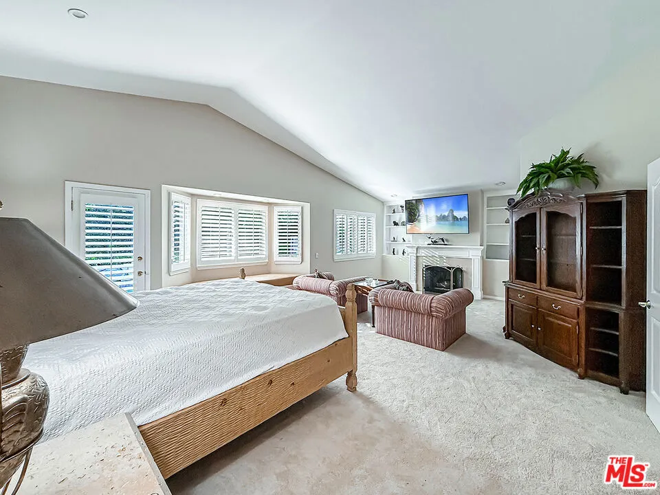 2663 Country Lane Westlake Village, CA 91361