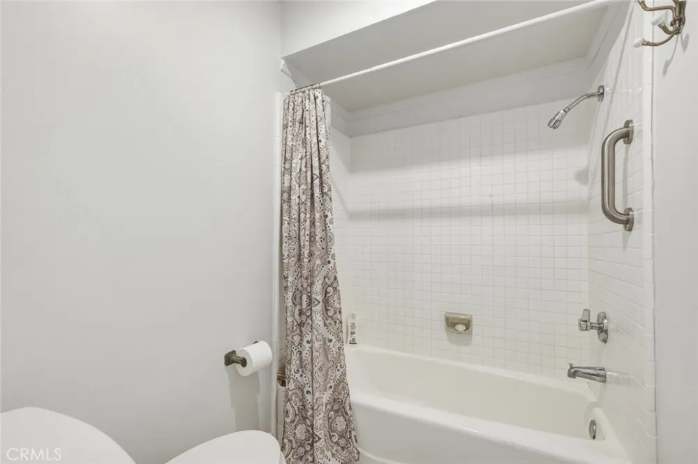 640 S Lake #203 Pasadena, CA 91106