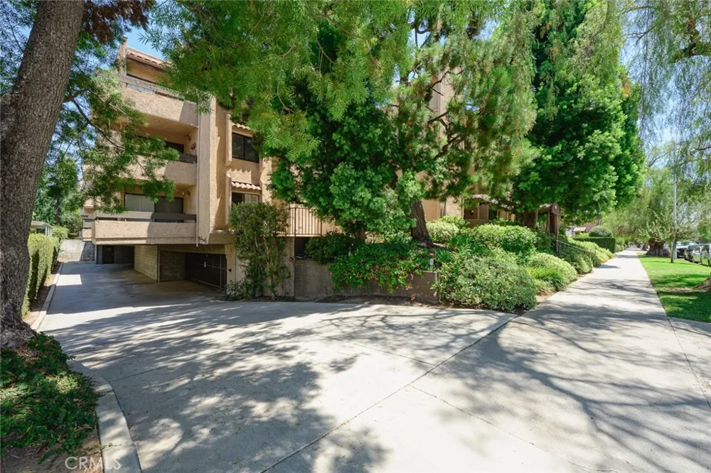 640 S Lake #203 Pasadena, CA 91106