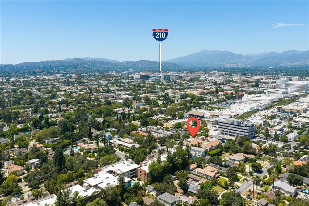 640 S Lake #203 Pasadena, CA 91106