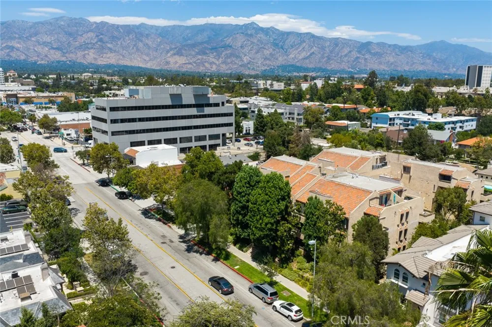 640 S Lake #203 Pasadena, CA 91106