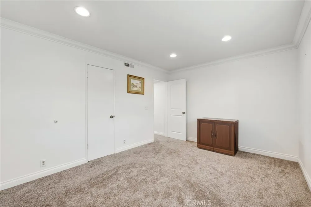 640 S Lake #203 Pasadena, CA 91106