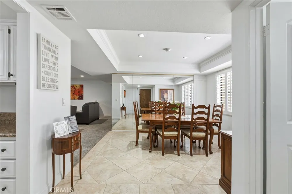 640 S Lake #203 Pasadena, CA 91106
