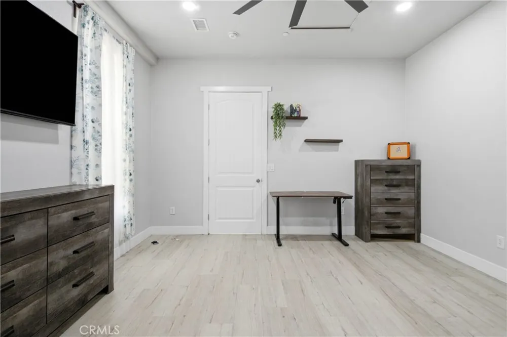 13225 Mountain Pinon Hills, CA 92372