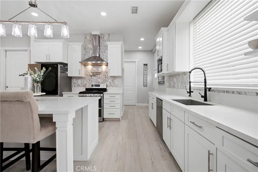 13225 Mountain Pinon Hills, CA 92372