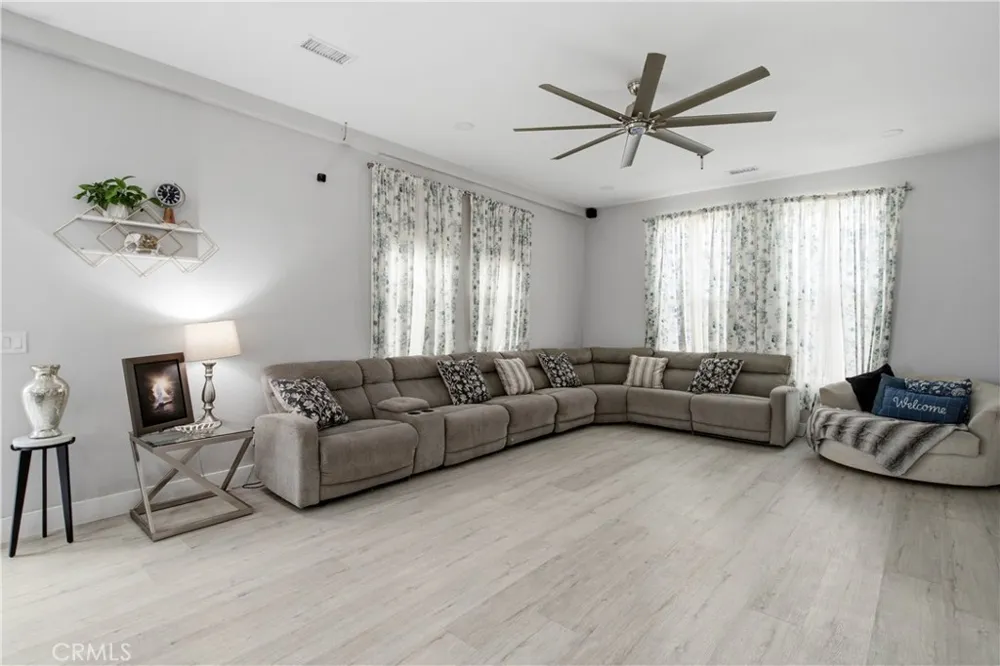 13225 Mountain Pinon Hills, CA 92372