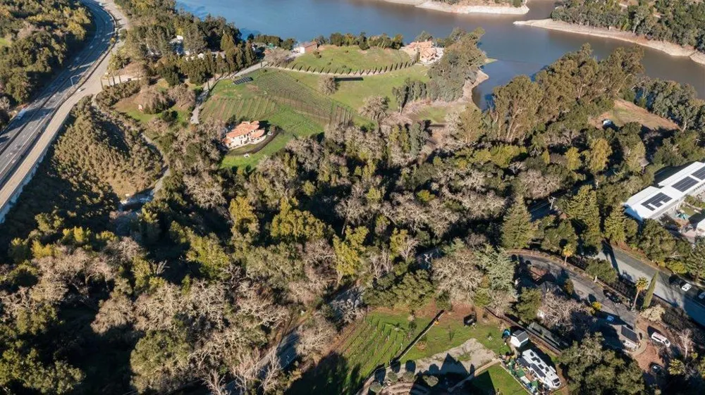 1 Old Santa Cruz Highway Los Gatos, CA 95033