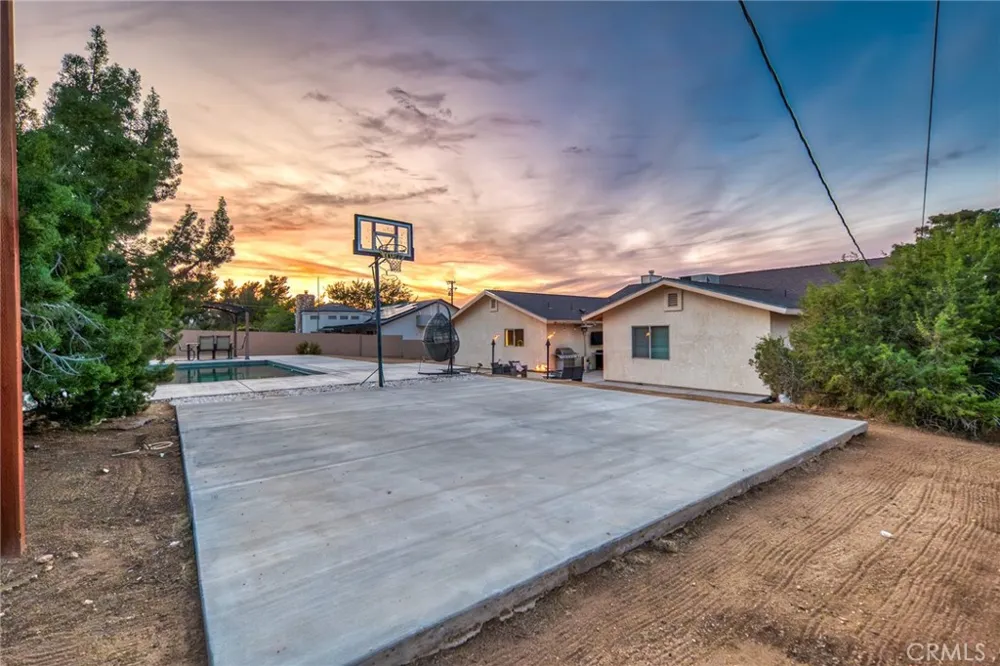 57731 San Tropeze Yucca Valley, CA 92284