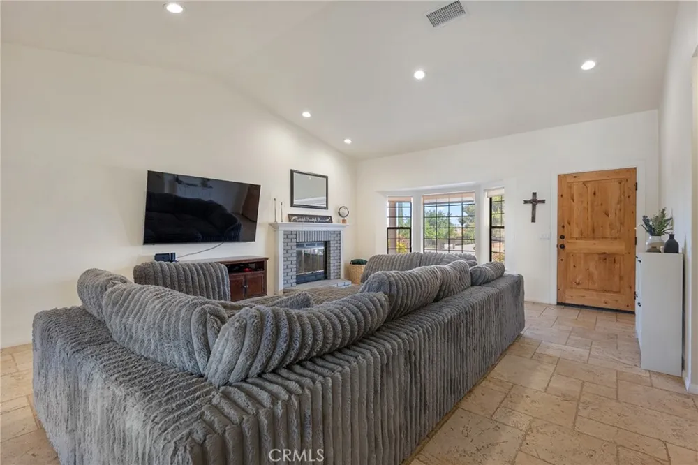 57731 San Tropeze Yucca Valley, CA 92284