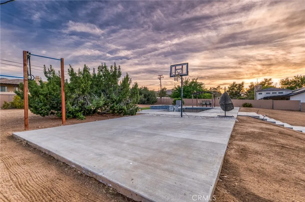57731 San Tropeze Yucca Valley, CA 92284