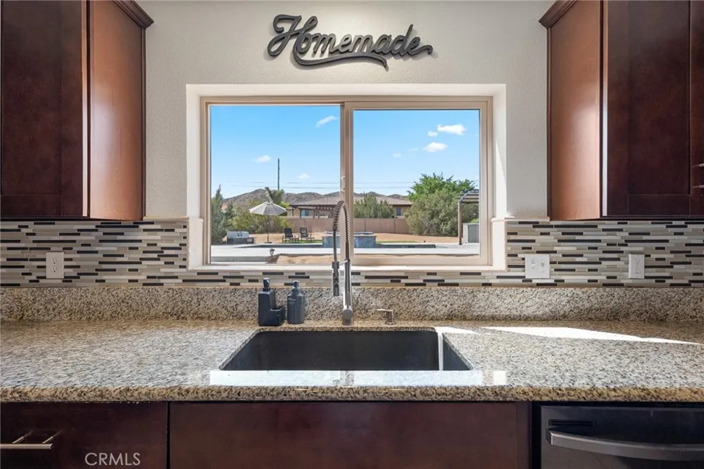 57731 San Tropeze Yucca Valley, CA 92284