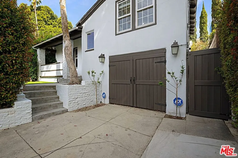 9023 PHYLLIS AVENUE West Hollywood, CA 90069