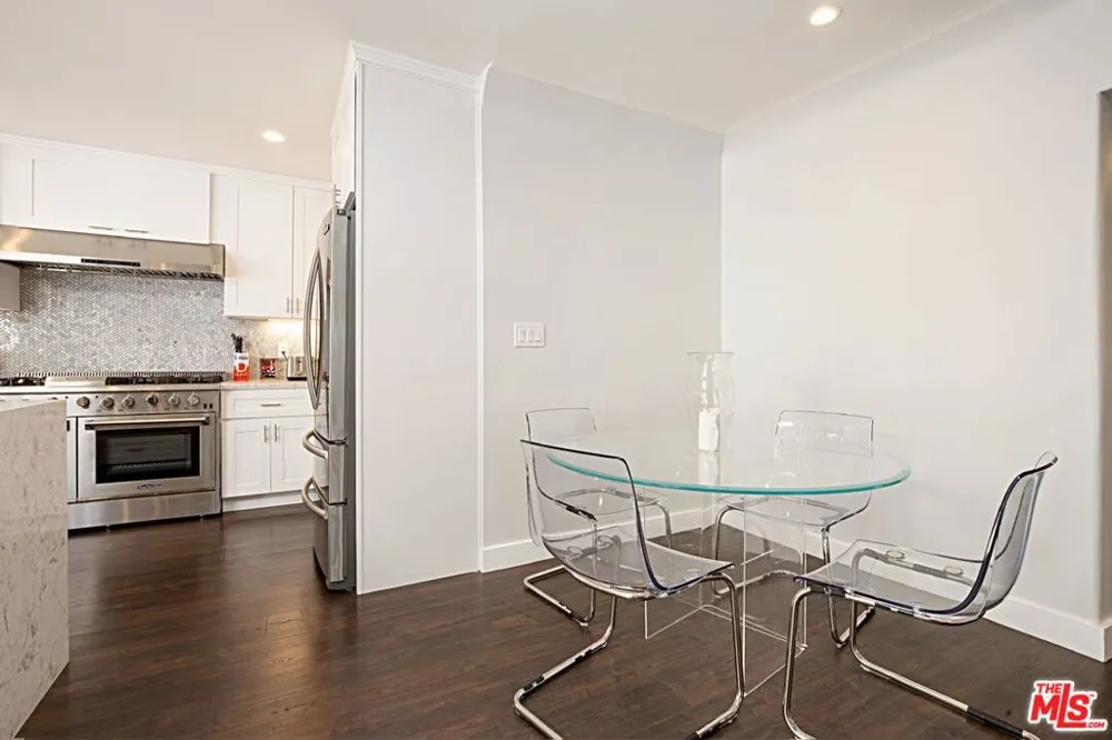 9023 PHYLLIS AVENUE West Hollywood, CA 90069