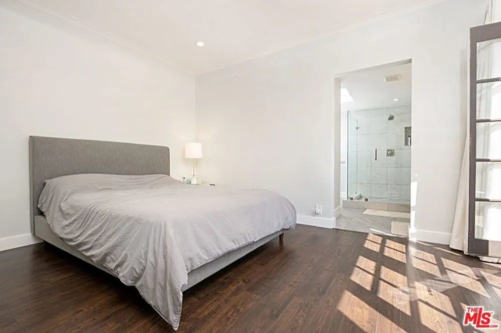 9023 PHYLLIS AVENUE West Hollywood, CA 90069