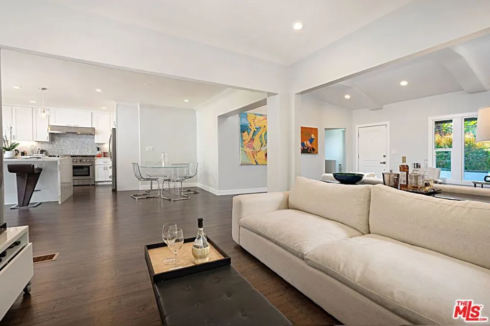 9023 PHYLLIS AVENUE West Hollywood, CA 90069
