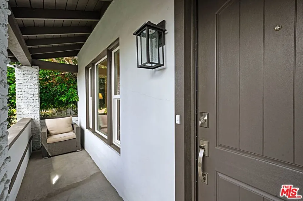 9023 PHYLLIS AVENUE West Hollywood, CA 90069