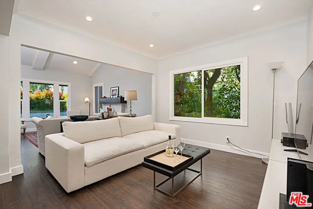 9023 PHYLLIS AVENUE West Hollywood, CA 90069