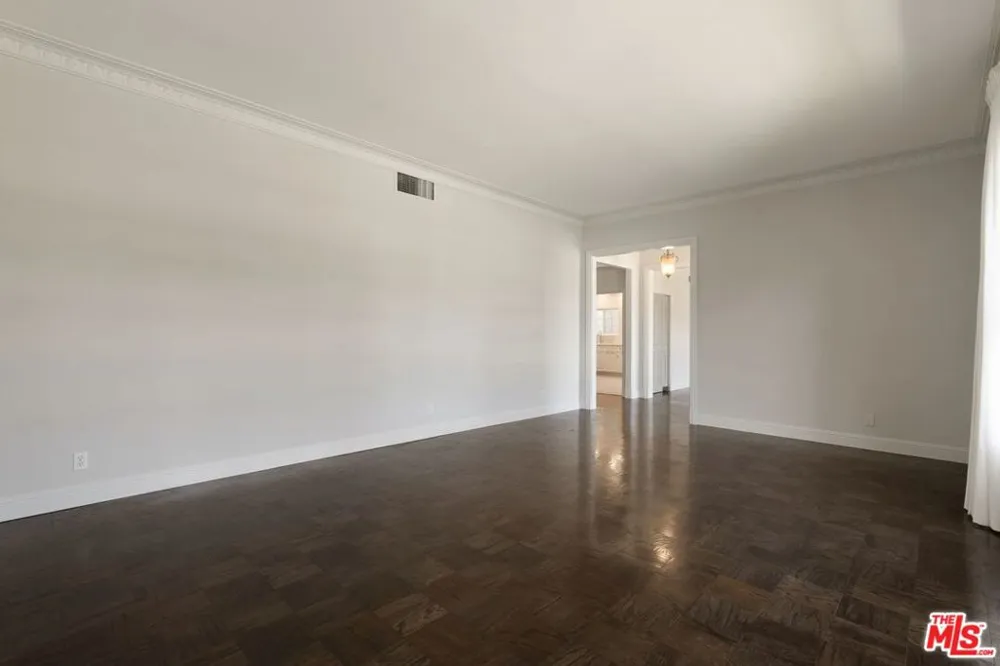 519 Rexford Drive Beverly Hills, CA 90210