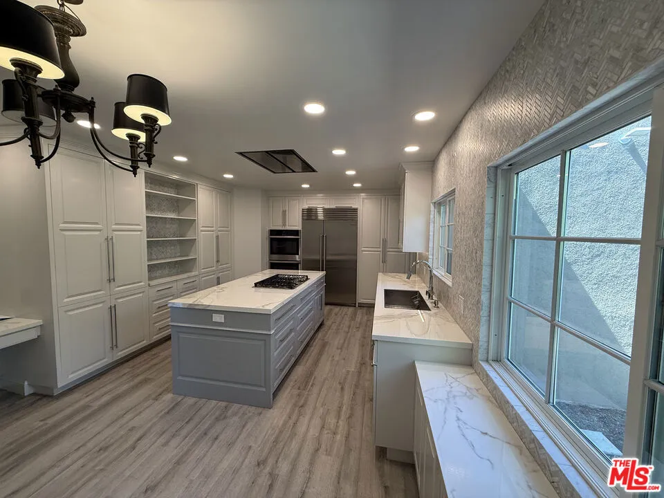 519 Rexford Drive Beverly Hills, CA 90210