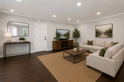 16012 Moorpark #205A