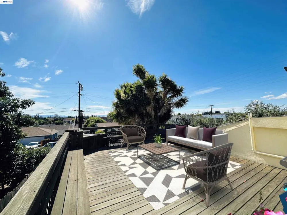 25132 DEL MAR AVE Hayward, CA 94542