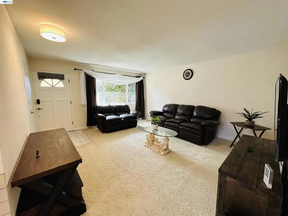 25132 DEL MAR AVE Hayward, CA 94542