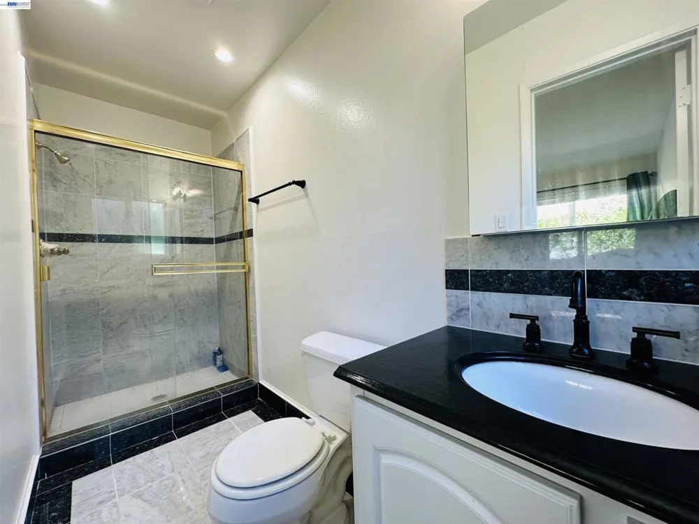 25132 DEL MAR AVE Hayward, CA 94542