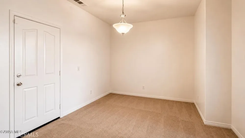 43737 Raysack Lancaster, CA 93535